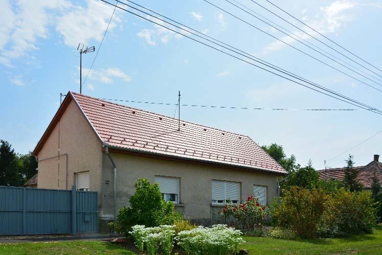 Építészeti útmutató 14 SZÍNEK A települések harmonikus utcaképében nem csak a magasságok és az épületek elhelyezése fontos, de a színvilág