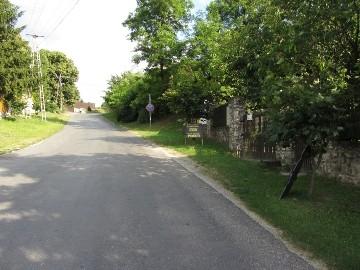 ITINER (TEL.: 20/211-8808) AZ ELSŐ ELLENŐRZŐ ÁLLOMÁSIG (CSESZNEKIG) Település Távolság Útirány Σ Táv.