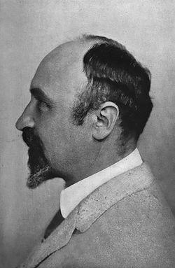 A bakelit a legrégebben használt valódi szintetikus (mesterségesen előállított) hőre lágyuló műgyanta (fenolformaldehid).