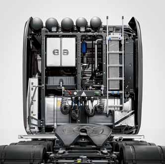 Hogy ez miként lehetséges, megmutatja az Arocs 250 tonnáig, például a Mercedes PowerShift 3 váltóautomatikával, használathoz optimalizált menetprogramokkal, 16 sebességgel és turbó retarder