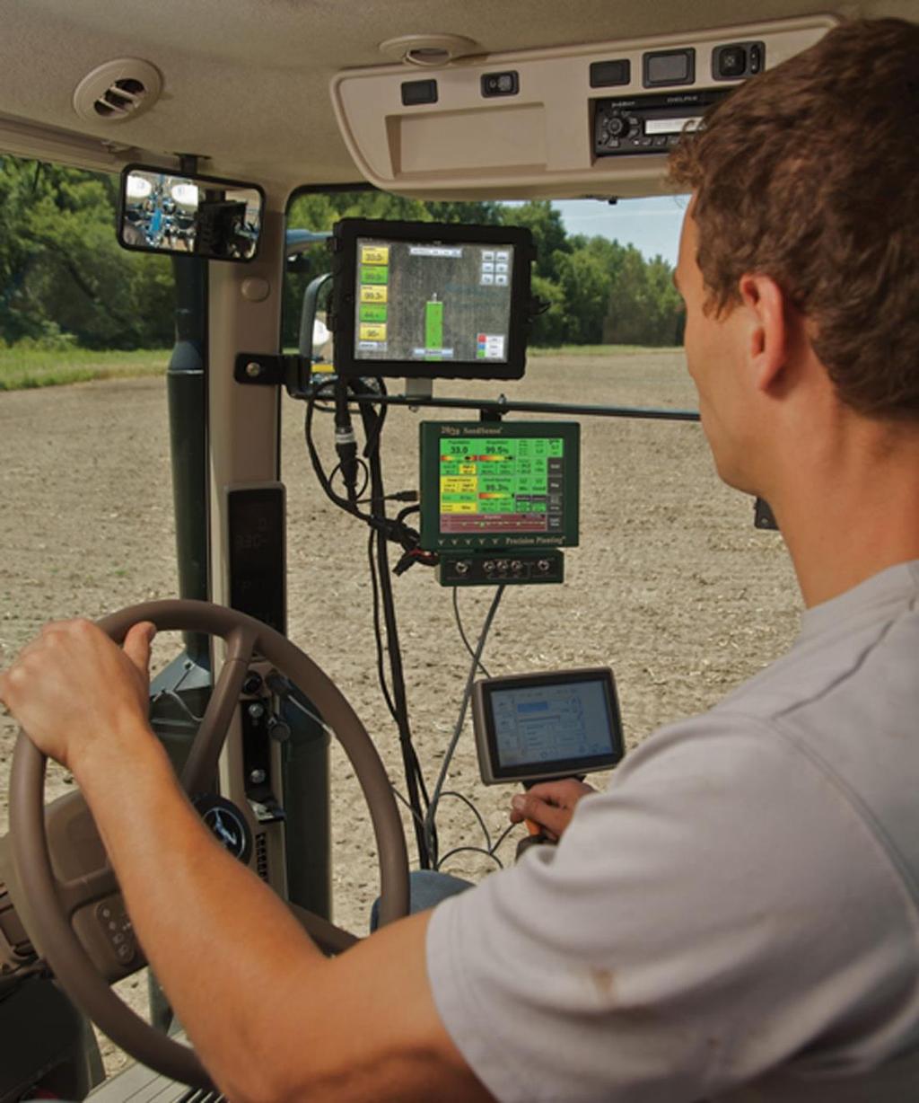 Az erőgépek fejlesztési irányai Felhasználói igények kielégítése: traktorlépcső, motorválaszték bővítésével, GPS rendszerek Univerzalitás fokozása az erőátvitel és szerelvényezés révén: terhelés