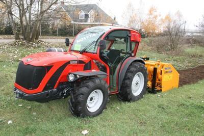 alkalmazhatók. Magyarországon 26 gyártó 1200 típusa kerül forgalmazásra (Kubota, New holland, stb).