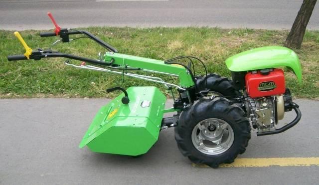 A talajmaró mellett kultivátor kapa, töltögető test, alternáló-, vagy