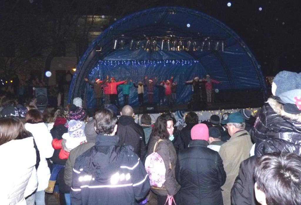 (DBU) társulatának fellépése A Szekszárdi