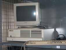 z első számítógépek egyike Multi-Lingua által használt Olivetti laptop z első számítógépek fordítóiroda a megalakulásakor még csak egy mechanikus írógéppel rendelkezett.