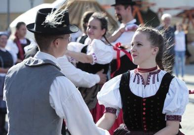 KOSSUTH TÉRI SZÍNPADI FELLÉPŐK Augusztus 17. hétfő 17.