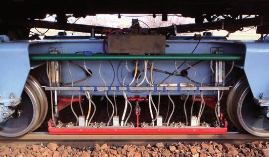 A síndiagnosztikai vonat két motorkocsiból és egy mérő kocsiból áll, amelyben négy mérőrendszer működtethető: ultrahangos sín vizsgálórendszer, örvényáramos repedésmérő rendszer, sínprofil