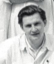 Mint pályakezdő friss diplomás kezdte meg pályafutását az esztergomi Belgyógyászati Osztályon 1953-ban Tóth József. Ő Mezőtúron született 1928 novemberében. Budapesten vehette át diplomáját.