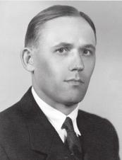 1933-ban tehát Rajner János átvette a belgyógyászati osztály vezetését. Vajon kik voltak a munkatársai? Hamvas Ödön esztergomi születésű volt. 1907-ben itt látta meg a napvilágot.