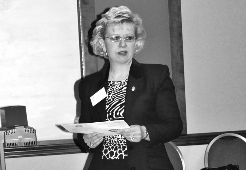 Dr. Kondray Ildikó előadás közben