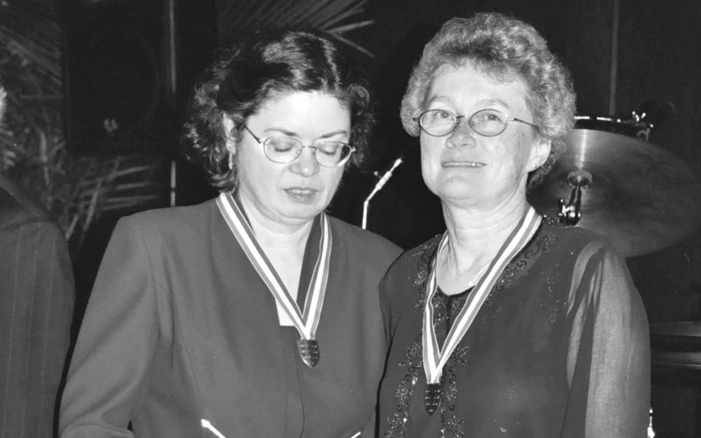 Utána koktélpartin ismerkedhetett a közönség a művészekkel. Lendvay Gabriella (Philadelphia) énekművész (dr.