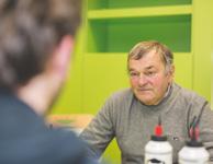 ügyvezetője és Tóth György mérnök-tanár, a Soproni Egyetem tanüzemvezetője, Kálnai Levente faipari mérnök, a gyakorlati feladat bútorának tervezője és Stadler Bence tanuló.