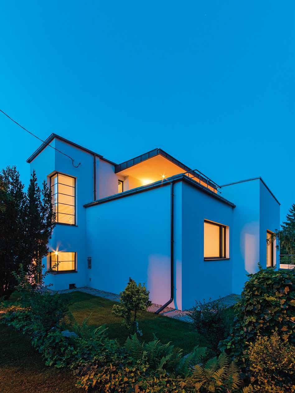 végezte Vezető építész tervező: Reisz Ádám, Vadász Tamás (FBIS architects) Belsőépítész: