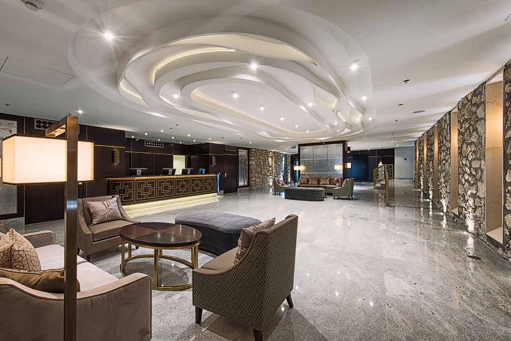 CSINOS BONBONOSDOBOZ A nagy múltú Hilton Budapest Historical Lounge-ának a bejárata A HILTON BUDAPEST ÚJABB TÉRÁTALAKÍTÁSAI MÁSODIK ÜTEMÉHEZ ÉRKEZETT A HILTON BUDAPEST SZÁLLODA BELSŐ TEREINEK Szöveg