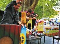 Majd közösen zenélünk, éneklünk, mondókázunk, mozgunk a mesére. Végül egy kreatív kézműveskezdés várja a kicsiket, ahol egy emléket készítünk a meséről, amit hazavihetnek magukkal a gyerekek.