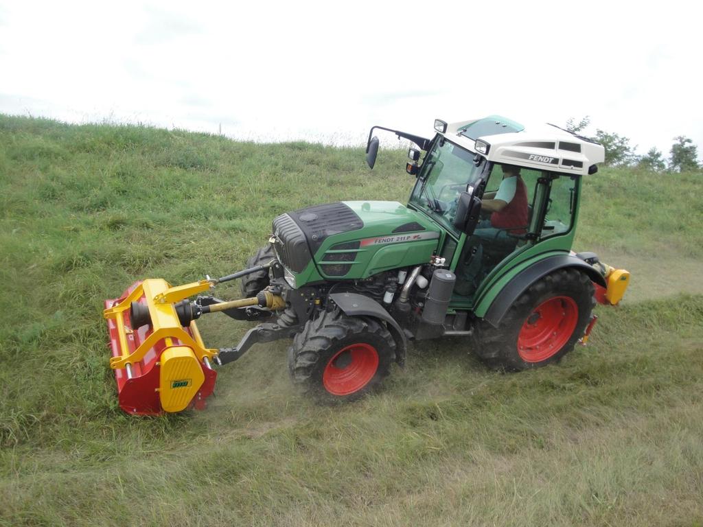 szíjfeszítő berendezés Kombinált felfüggesztés (első vagy hátsó oldalról) Mechanikus oldalirányú elmozdítás (alapfelszerelés); hidraulikus oldalirányú elmozdítás (opció) Gumi védőfüggöny I.