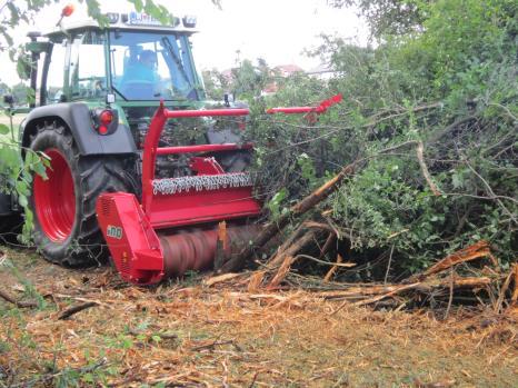 maradványok zúzására, illetve cserjék, kisebb fák eltávolítására amelyek törzsének átmérője nem haladja meg a 0 cm-t (VIDIA cm).