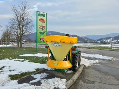 Alap és opcionális felszereltségét tekintve nagy választékkal rendelkezik. Mindez hozzájárul ahhoz, hogy minden körülmények között minőségi munkát lehet vele végezni.