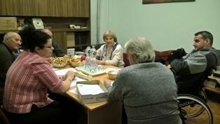 - 17 - klubok részére lehetőséget biztosítunk székhelyünkön a rendszeres programjaik megtartására valamint arra, hogy előadókat hívjanak meg klubfoglalkozásaikra. Boldog új évet mindenkinek.