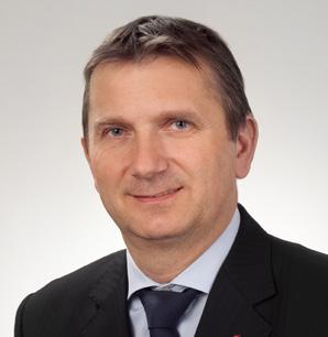 A HATÉKONYSÁGNÖVELÉS ÉS AZ ÚJRAHASZNOSÍTÁS MELLETT ELÔTÉRBE KERÜLNEK A MEGÚJULÓ ENERGIAFORRÁSOK Megvizsgálva a karbonlábnyom csökkentésének eszközeit, közülük az elektromos áram felhasználásának
