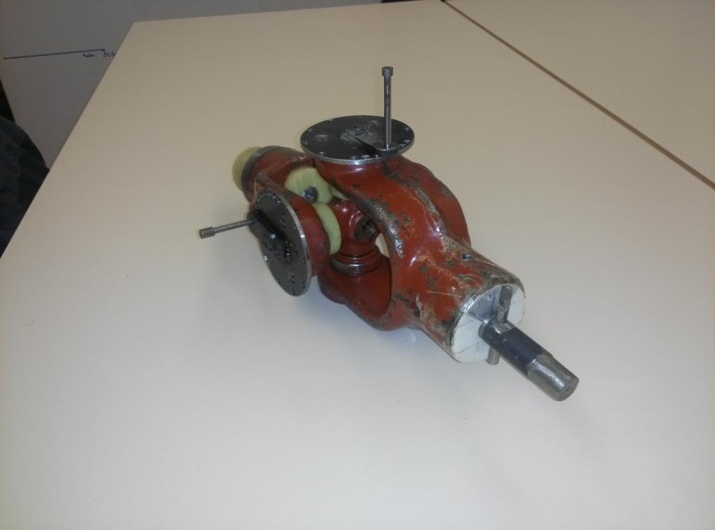 3.Anyag é módzer erőértékeket a Spider 8 (Hottinger Baldwin Metechnik GmbH, Darmtadt, Germany, HBM, 214) mérő-adatgyűjtő rendzerrel rögzítettem, é dolgoztam föl.