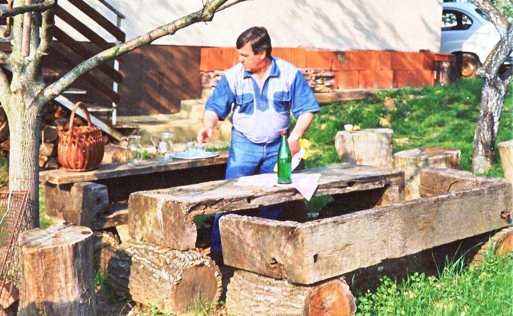 A régi prések használata, megőrzése mellett sajnos gyakori eset, hogy az évszázados sajtómonstrumok tűzifaként végezik, vagy funkciójukat