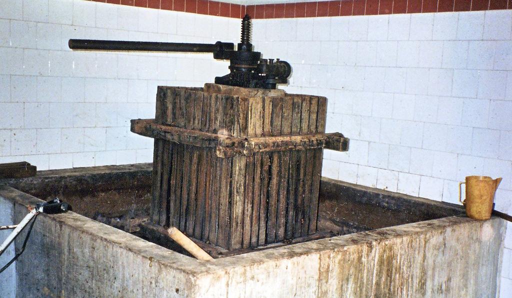 37. kép Beton melencében álló lécgarat, gyári