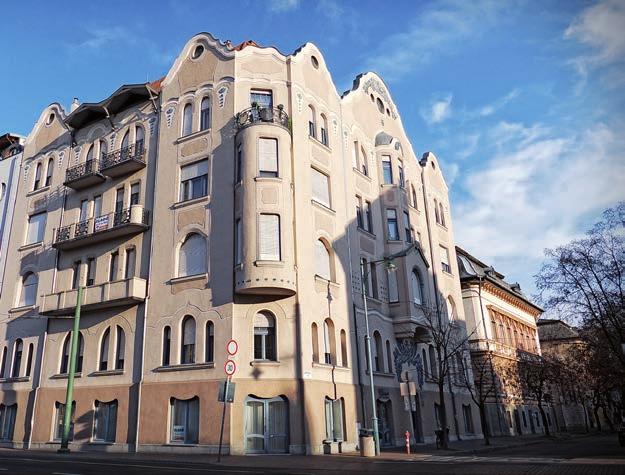 25 MÓRICZ-HÁZ REFORMÁTUS TEMPLOM 26 Szent Mihály u. 9. Szent István tér déli oldalán áll a négyemeletes, szecessziós stílusban épült műemlék épület.