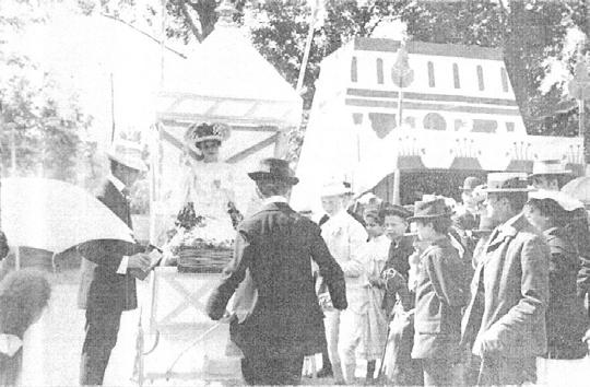 vendégeket, amint arról számos szépirodalmi mű is tudósít (pl. Bródy Sándor, Krúdy Gyula írásai). Kivétel volt még a Városliget is, hiszen tavával ideális helyet biztosított a korcsolyázók számára.