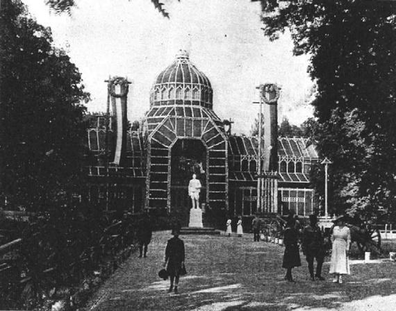 főherceg harctéri gyűjteményének darabjai, és az 1914-15 telén vívott uzsoki harcokat megjelenítő dombormű szerepeltek.
