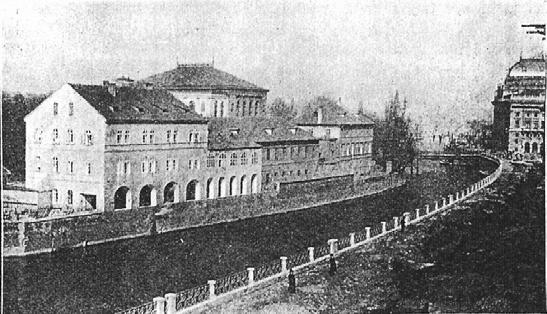 135. kép - Zsófia-sziget (a kultúrpalota, a fürdő és a vendéglő képe) Zlatá Praha 1905. 285. old.
