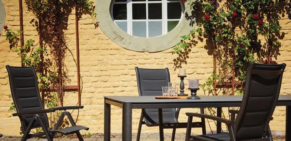 Royal Garden - Alumínium & textilén 37% AKCIÓS KEDVEZMÉNNYEL MINDEN TERMÉKRE ROYAL RICHMOND KAROSSZÉK Kényeztesse magát! A Royal székben fenségesen pihenhet.