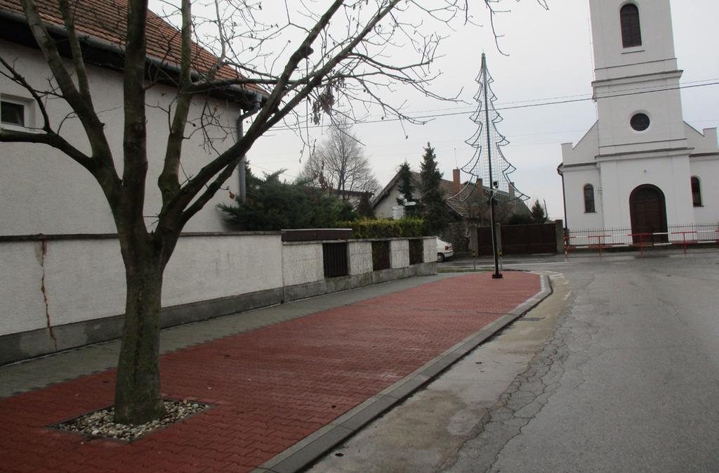 A kultúrházban karácsonyi vásár, valamint oktatási intézményeink és szervezeteink műsorai is zajlottak. Mindenkinek köszönet a szervezésért. PaedDr. Metzner Zoltán, MBA polgármester PaedDr.
