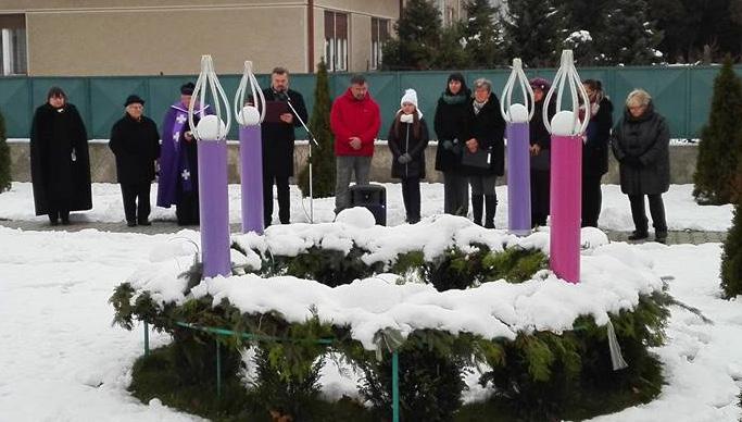 Dnešná konzumná spoločnosť nedokáže z hĺbky duše vnímať advent ako čas ticha a pokoja. Vy si však skúste vychutnať toto obdobie tak trochu starosvetsky.