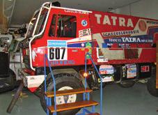 Motorja T 930 típusú, 120 x 140 mm furat x löket, V12-es, 19 literes, 364 LE/2200 ford./perc.