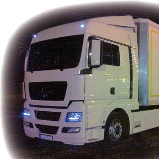 24 Camion Truck&Bus 2012/2 Jármű és felépítmény u Hiszen van olyan márka, ahol a feláras méreg drága kabinok is alig tudják ezt a méretet produkálni!