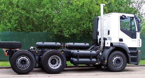 42 Camion Truck&Bus 2012/2 Reflektor Hatótávolság terhelhetőség Természetesen arról sem szabad elfeledkezni, hogy a CNG technológiának vannak korlátai, elsődlegesen a hatótávolság, illetve a