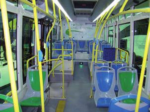 Buszvilág Camion Truck&Bus 2012/2 51 holott, még körülbelül 12-15 fő utazhat állva.