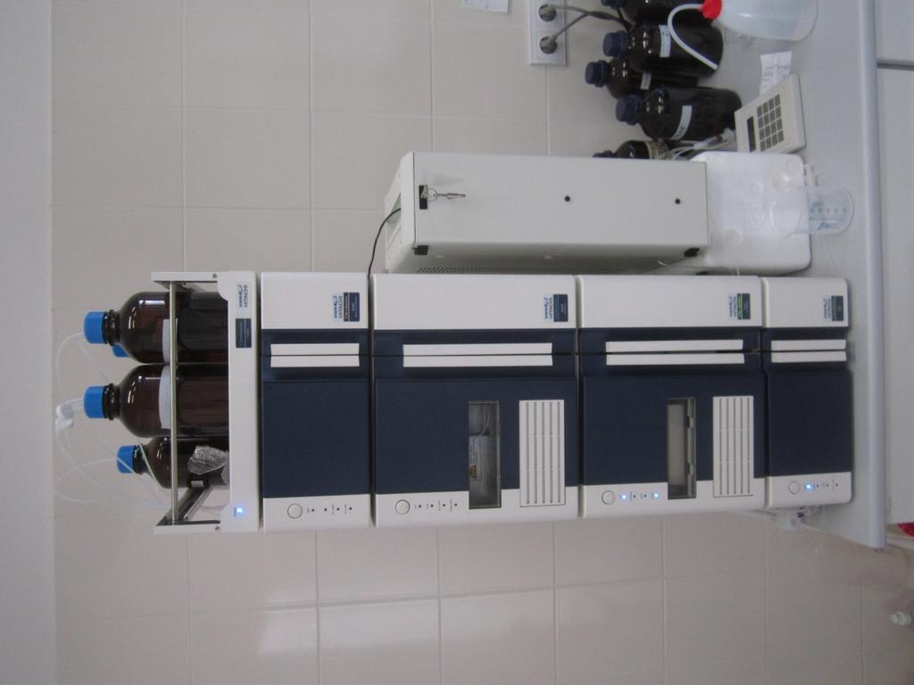 7. ábra Chromaster Hitachi 5430-as modellszámú nagyhatékonyságú folyadékkromatográfia A likopin tartalom kinyerésért négy ismételésbe 5 gramm pürésített mintához 20 milliliter n- hexán-metanol-aceton