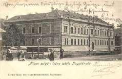 Menyháza, Mone asa;