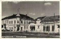 színház 1000 21140.