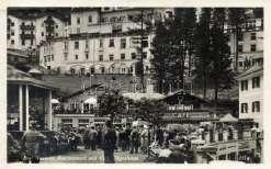 traubinger square, post