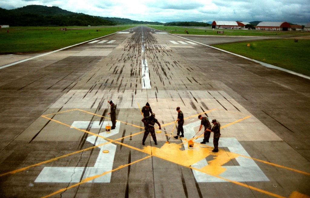 RUNWAY 36 CLOSED DUE MAINTENANCE NÉV BETŰKÓD IDŐ MEGKÖZELÍTÉSEK INDULÁSOK ÁLLAPOTOK KÉSÉSEK ÁTVÁLTÁSI SZINT KORLÁTOZÁSOK