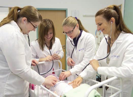 XIII. évfolyam, 1. különszám 2012. január 11 educatio 2012 részlegek analitikai munkájának irányítására és jártasak az adatfeldolgozás korszerű módszereiben, valamint a gazdálkodás kérdéseiben.
