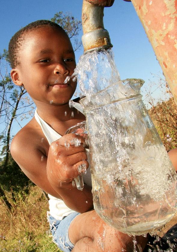 ReWater A technológia célja, jellemzése: Ivóvíz biztosítása a vízhiányos illetve katasztrófa sújtotta területek számára; A következő forrásokból: Biológiailag tisztított
