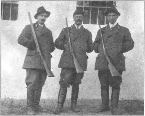 Bősze Ferenc, középen Primusz