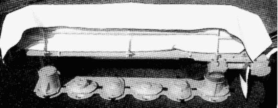 77. ábra. Alternáló fűkasza A rotációs fűkaszánál a dobokba szerelt kaszapengék vágják el a növények szárát (78. ábra).