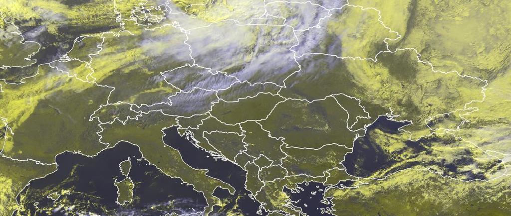 Kelet-európai-síkságon is, arrafelé ugyanis egy sekély ciklon és okklúziós frontja alakította az időjárást, emellett alacsonyszintű rétegfelhőzet is akadályozta a napsütést.