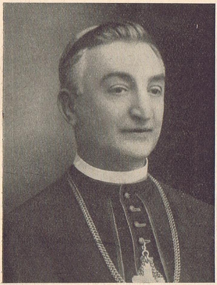 Firczák Gyula püspök mindenkor elismerte, hogy m ilyen hű és erős tám asza neki Papp Antal s alig hat esztendő múltán valóságos kanonokká és