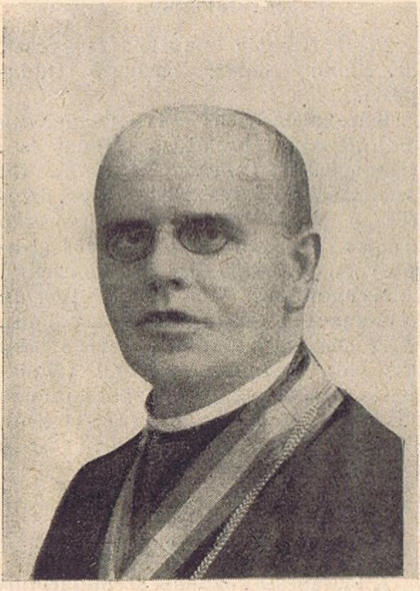 12 évi Gyulán tö ltö tt m űködése után 1918 m ájus 17-én debreceni plébánossá, szent Lászlóról nevezett préposttá és váradi kanonokká nevezi ki Ő Felsége s a kom m unizm us idejére esik